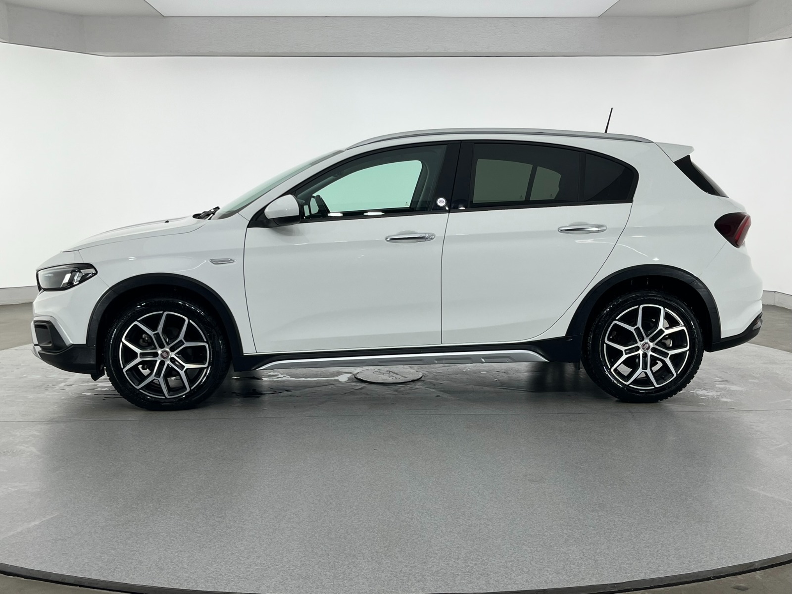 Fiat Egea Cross 1.6 MultiJet Lounge DCT - 2023 - Detay