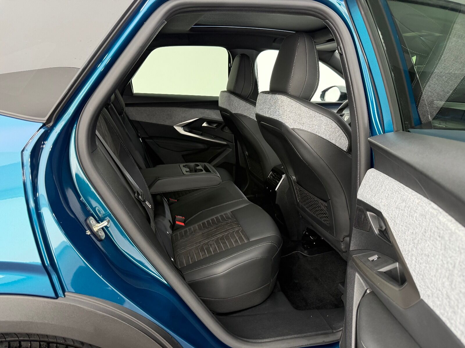 Peugeot 3008 1.2 Hybrid GT e-DCS6 - 2026 - Detay