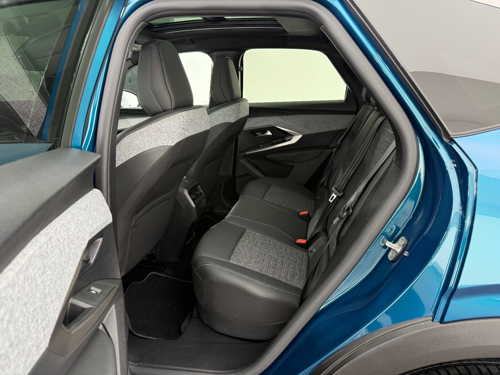 Peugeot 3008 1.2 Hybrid Allure e-DCS6 - 2025 - Detay