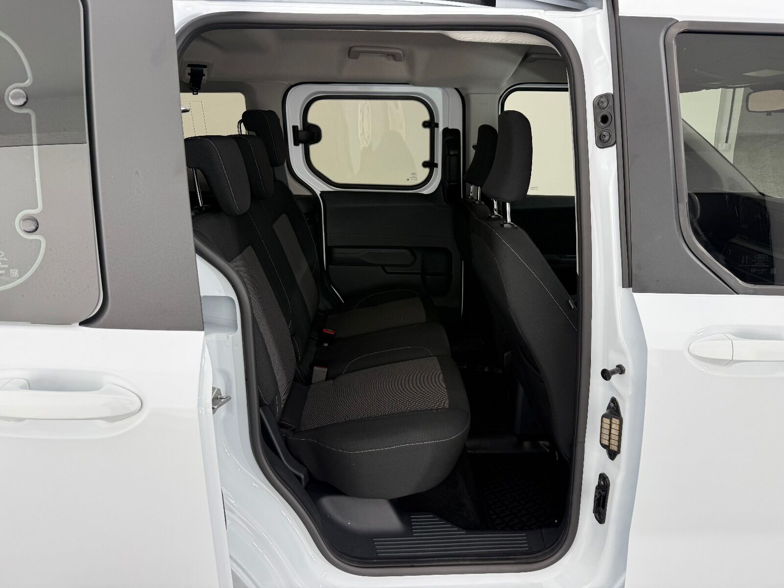 Ford Tourneo Courier 1.5L EcoBlue Deluxe - 2024 - Detay