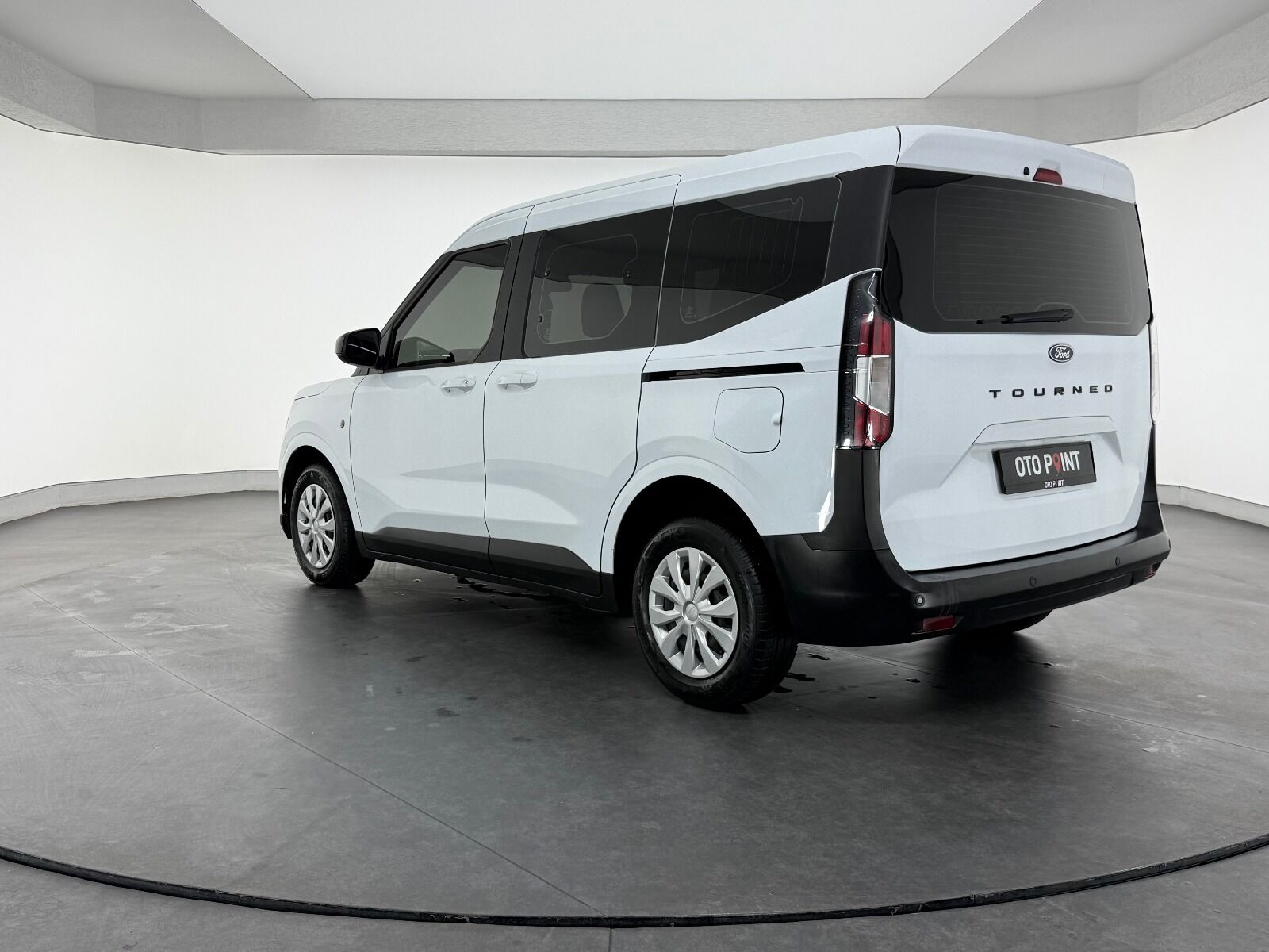 Ford Tourneo Courier 1.5L EcoBlue Deluxe - 2024 - Detay