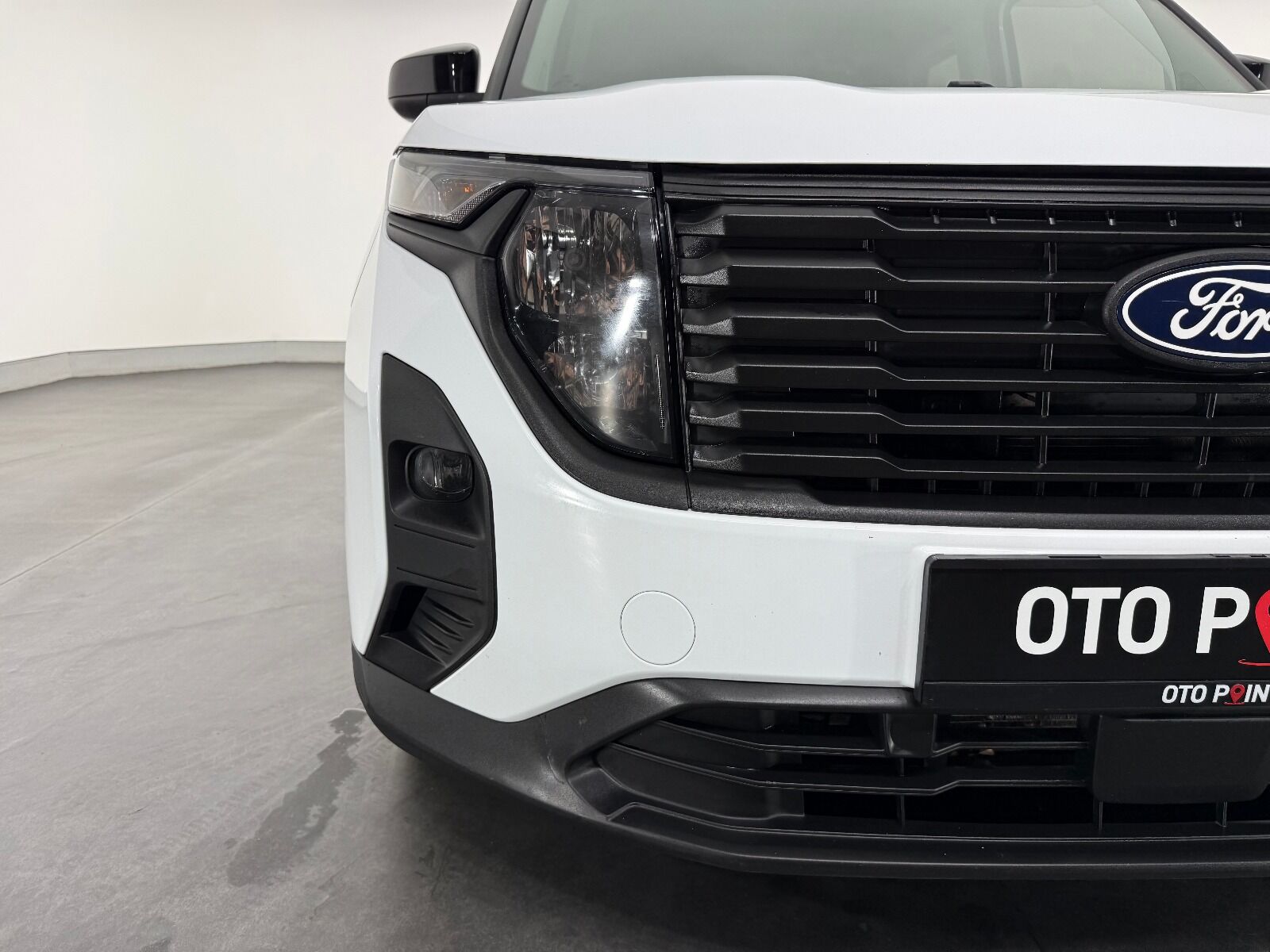 Ford Tourneo Courier 1.5L EcoBlue Deluxe - 2024 - Detay