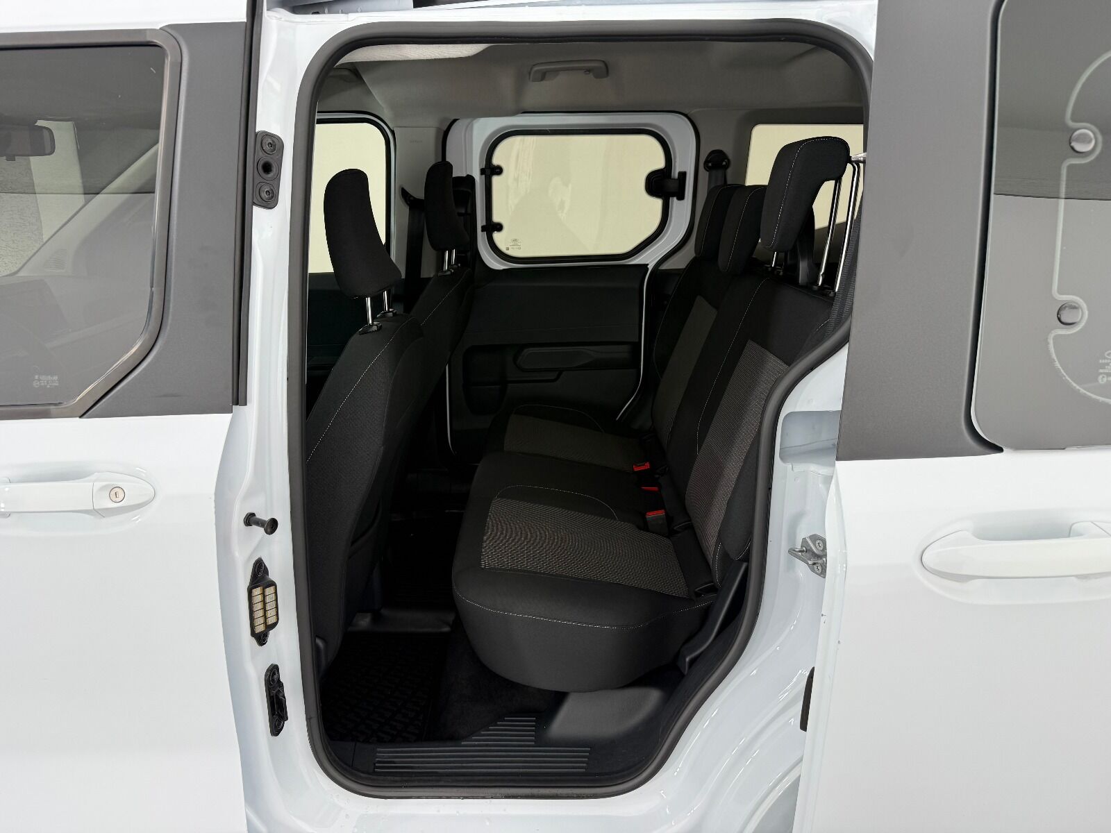 Ford Tourneo Courier 1.5L EcoBlue Deluxe - 2024 - Detay