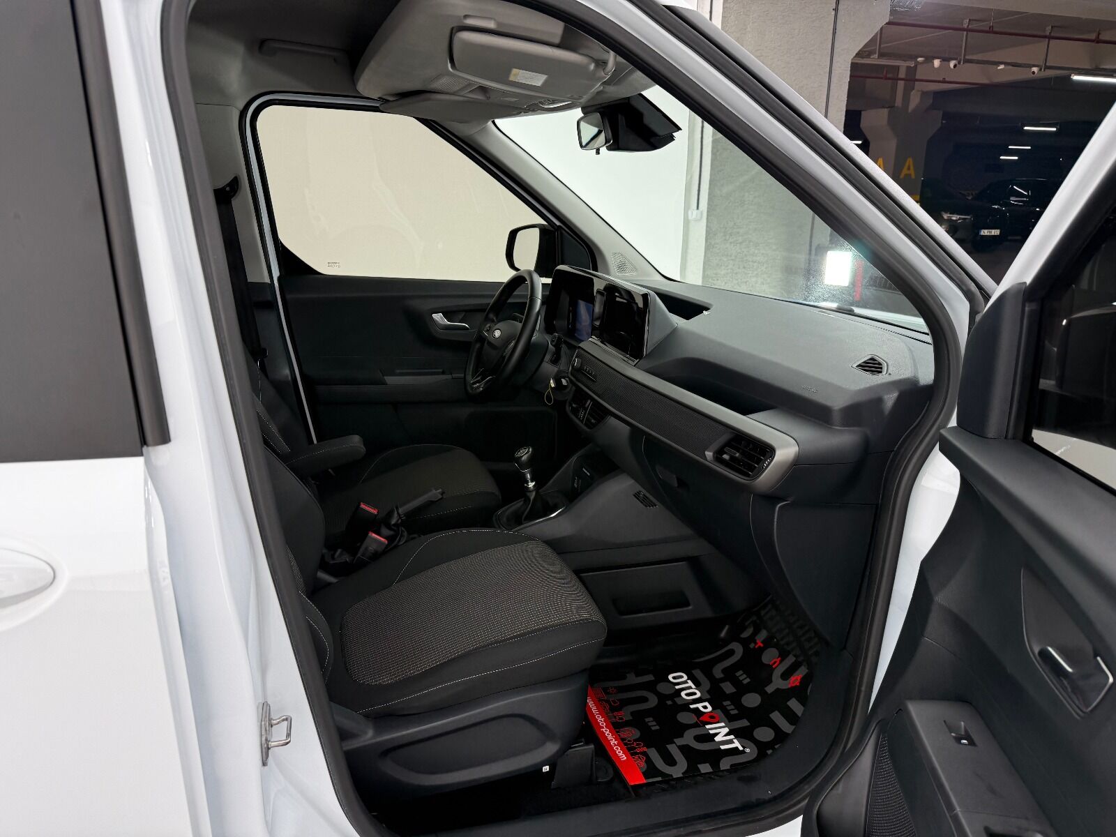 Ford Tourneo Courier 1.5L EcoBlue Deluxe - 2024 - Detay