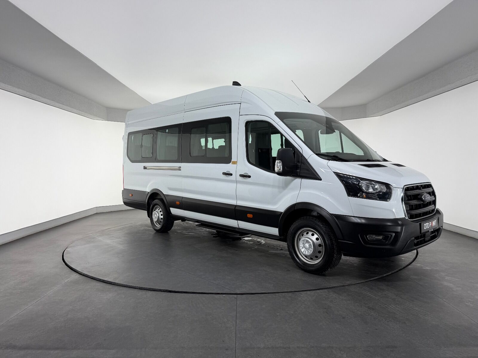 Ford Transit 2.0 EcoBlue 440 E Deluxe UPG - 2023 - Detay