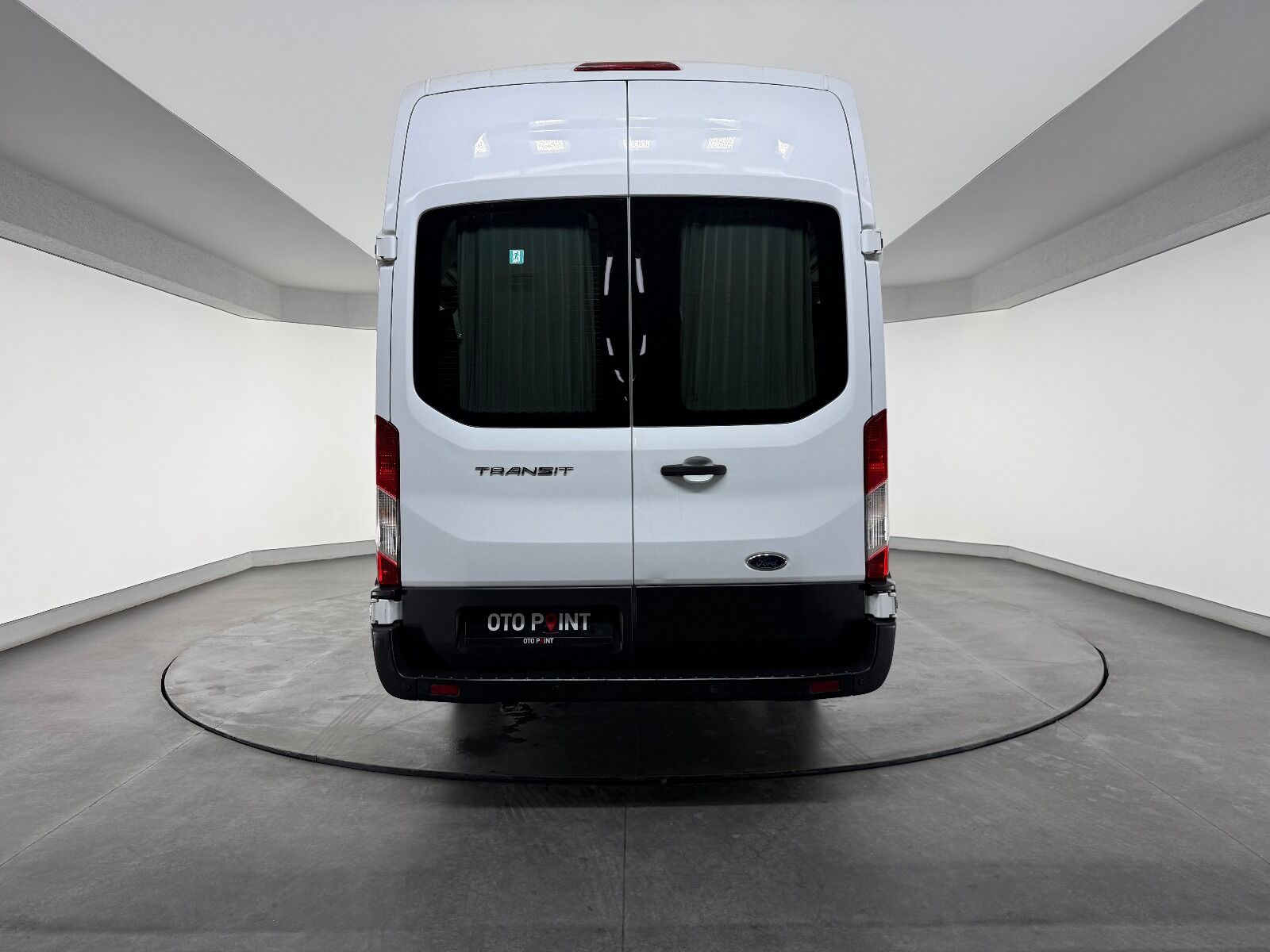 Ford Transit 2.0 EcoBlue 440 E Deluxe UPG - 2023 - Detay