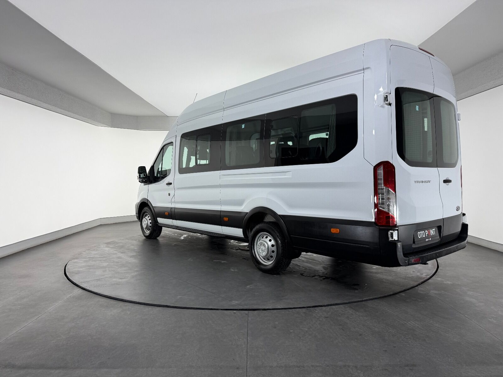 Ford Transit 2.0 EcoBlue 440 E Deluxe UPG - 2023 - Detay