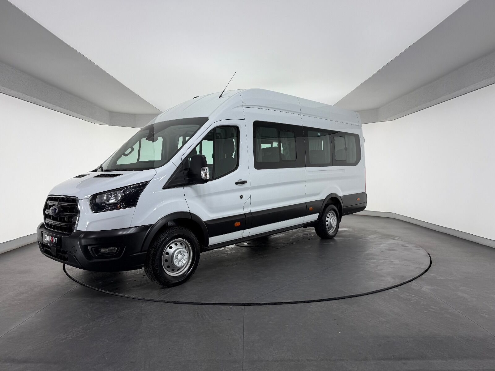 Ford Transit 2.0 EcoBlue 440 E Deluxe UPG - 2023 - Detay