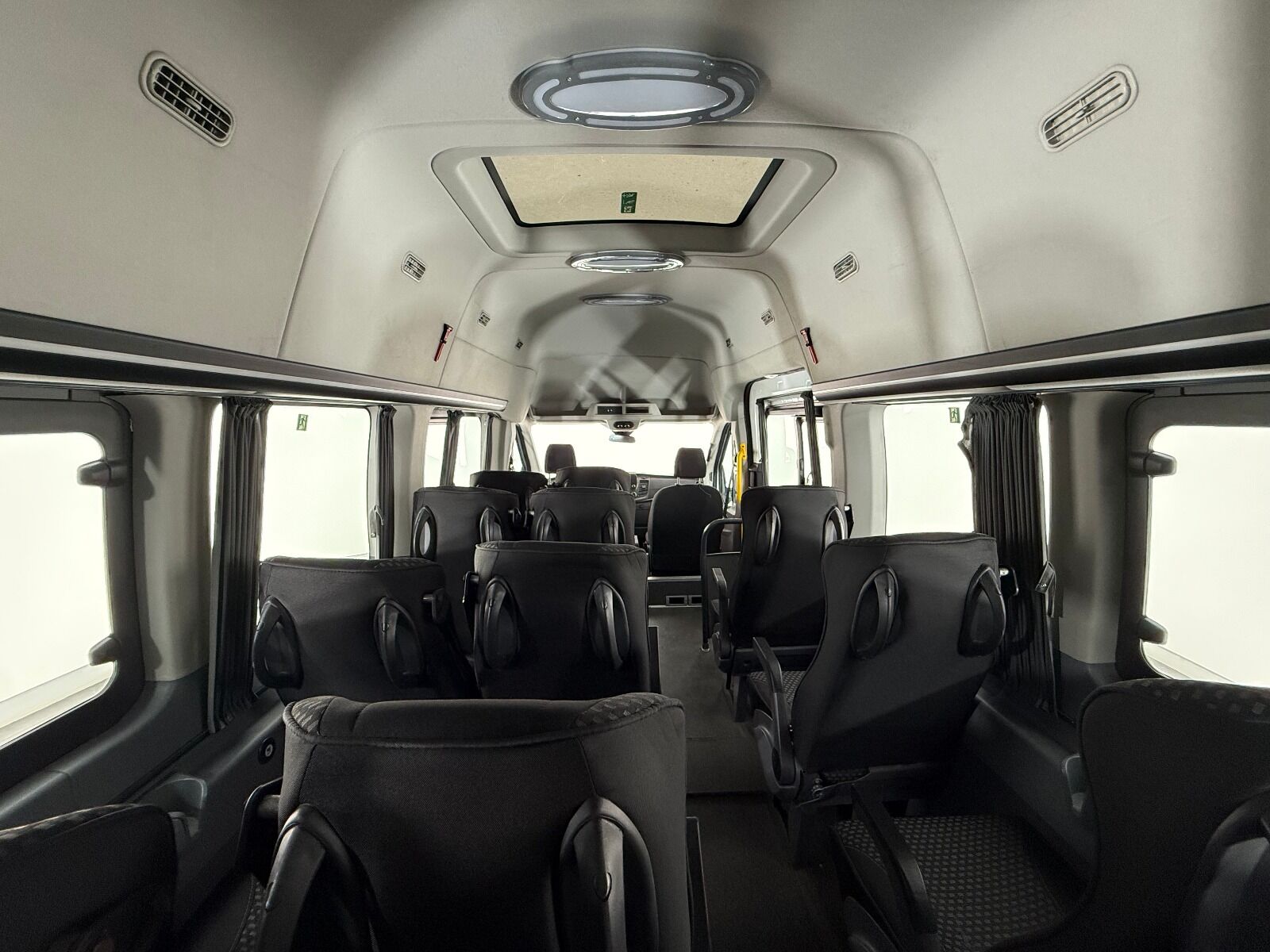 Ford Transit 2.0 EcoBlue 440 E Deluxe UPG - 2023 - Detay