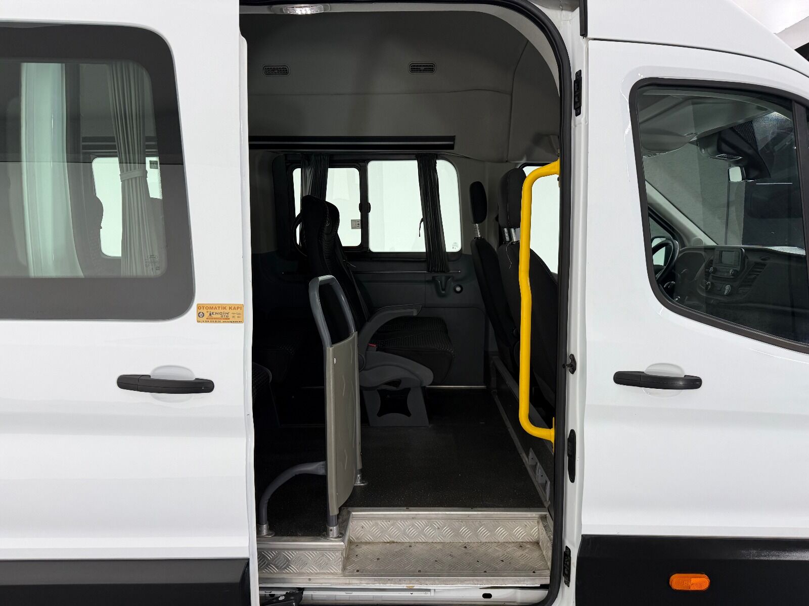 Ford Transit 2.0 EcoBlue 440 E Deluxe UPG - 2023 - Detay