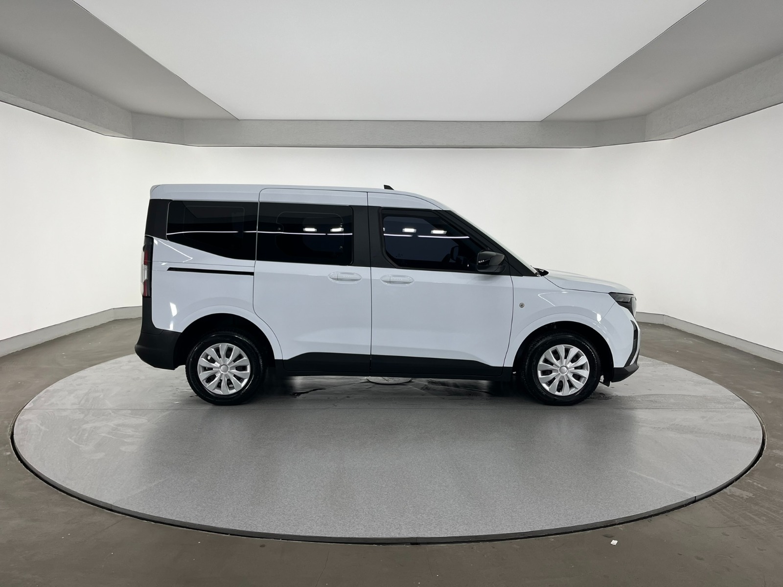 Ford Tourneo Courier Kombi 1.5 EcoBlue Deluxe - 2024 - Detay