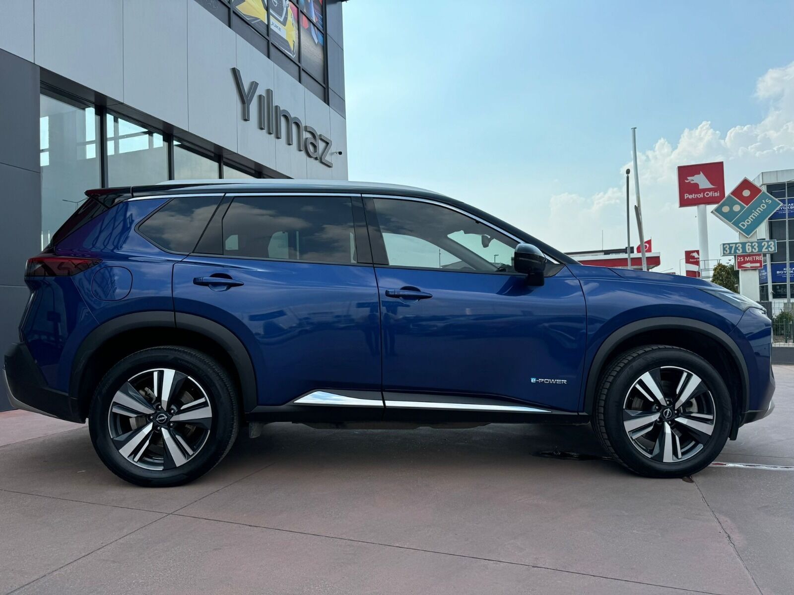 2.El Nissan X-Trail SUV 1.5 DIG-T e-4orce 4x4 Platinum Premium