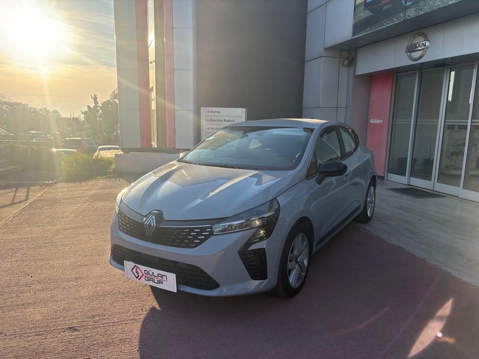 NİSSAN GÜLAN'DAN 2025 RENAULT CLIO 1.0TCe EVOLUTION BOYASIZ