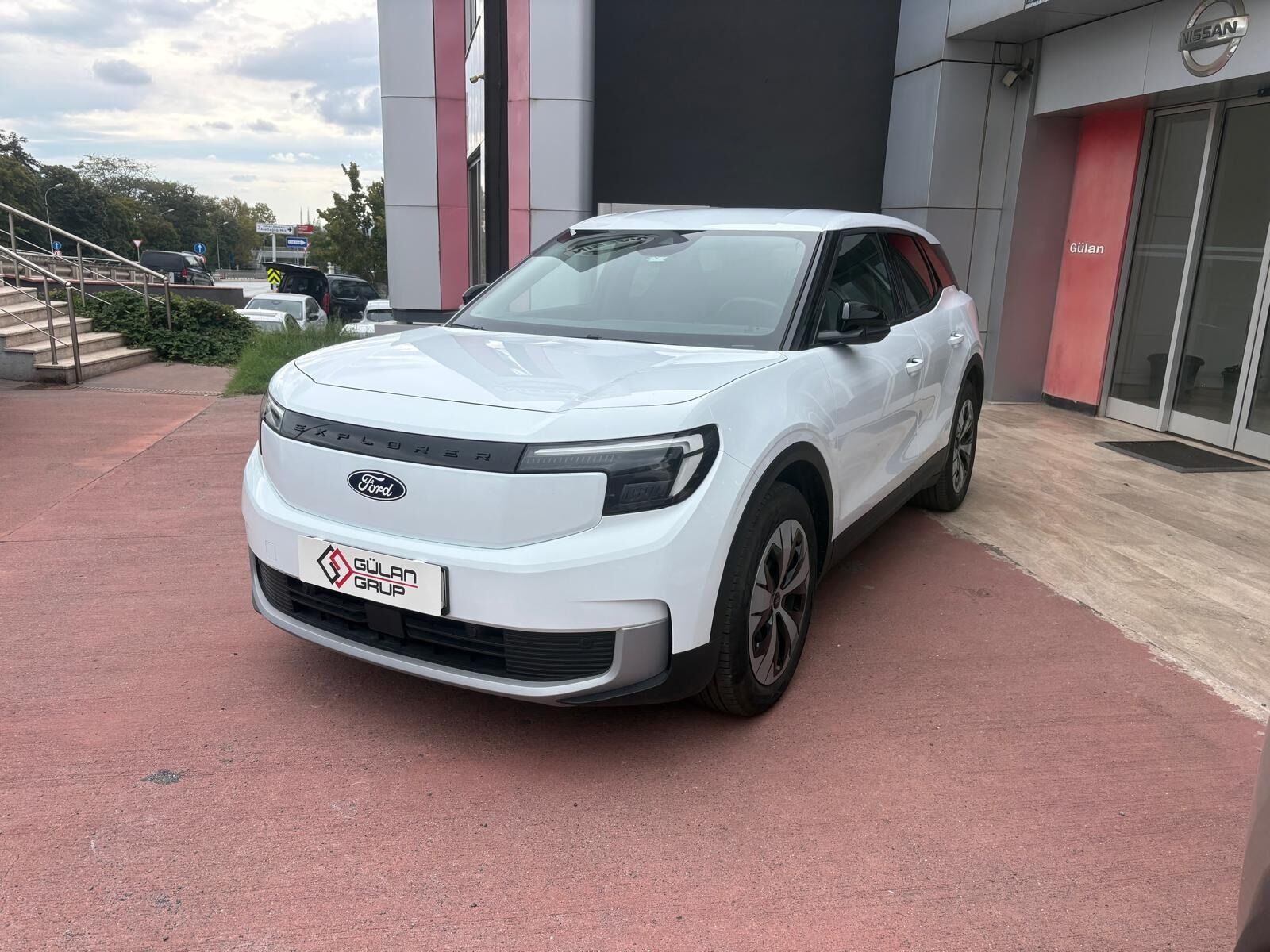 NİSSAN GÜLAN'DAN 2025 FORD EXPLORER SELECT ELEKTRİKLİ BOYASIZ