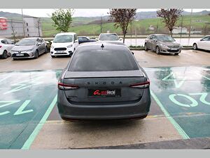 2025 Elektrik Otomatik Skoda Superb Gri Asal