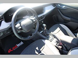 2025 Benzin Otomatik Skoda Kamiq Siyah Asal