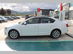 2015 Dizel Otomatik Skoda Octavia Beyaz Asal
