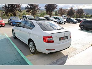 2015 Dizel Otomatik Skoda Octavia Beyaz Asal
