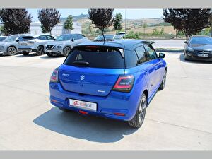 2024 MHEV Otomatik Suzuki Swift Mavi Asal