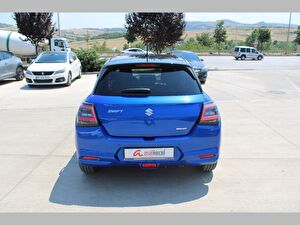 2024 MHEV Otomatik Suzuki Swift Mavi Asal