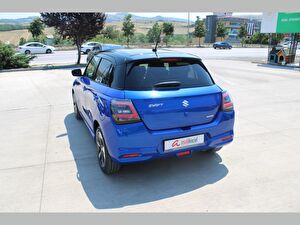 2024 MHEV Otomatik Suzuki Swift Mavi Asal