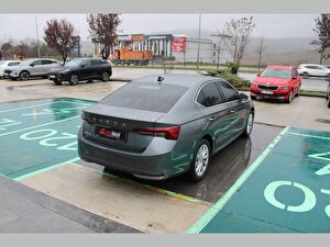 2024 MHEV Otomatik Skoda Octavia Gri Asal