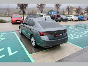 2024 MHEV Otomatik Skoda Octavia Gri Asal