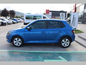 2016 Benzin Otomatik Skoda Fabia Mavi Asal