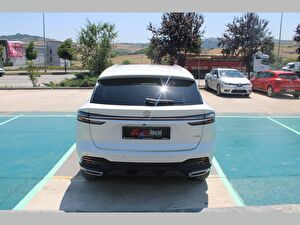 2024 Benzin Otomatik MG HS Beyaz Asal