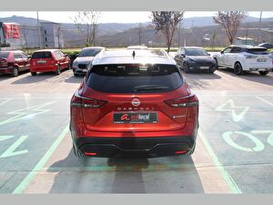 2024 Hybrid Otomatik Nissan Qashqai Kırmızı Asal