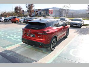 2024 Hybrid Otomatik Nissan Qashqai Kırmızı Asal