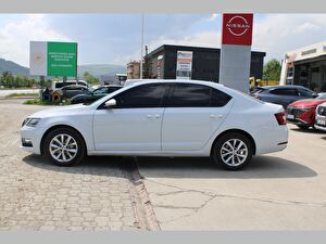 2019 Dizel Otomatik Skoda Octavia Beyaz Asal