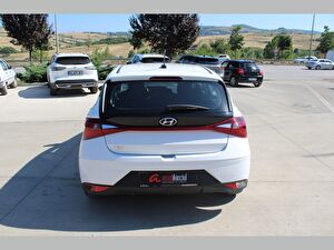 2022 Benzin Otomatik Hyundai i20 Beyaz Asal