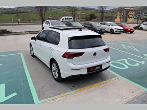 2022 MHEV Otomatik Volkswagen Golf Beyaz Asal
