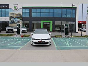 2022 MHEV Otomatik Volkswagen Golf Beyaz Asal