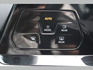 2022 MHEV Otomatik Volkswagen Golf Beyaz Asal