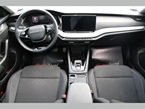 2025 Benzin Otomatik Skoda Octavia Gri Asal