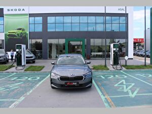 2025 Benzin Otomatik Skoda Octavia Gri Asal