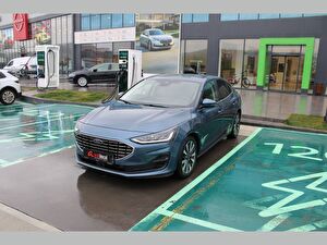 Ford Focus Sedan 1.0 Ecoboost Titanium X