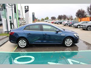 2022 Benzin Otomatik Renault Megane Mavi Asal