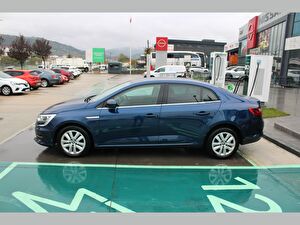 2022 Benzin Otomatik Renault Megane Mavi Asal