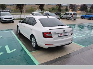 2015 Dizel Otomatik Skoda Octavia Beyaz Asal