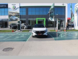 2025 Hybrid Otomatik Nissan Qashqai Beyaz Asal
