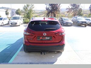 2020 Dizel Otomatik Nissan Qashqai Kırmızı Asal
