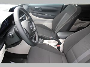 2025 Benzin Otomatik Hyundai i20 Mavi Asal