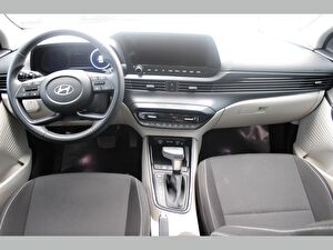 2025 Benzin Otomatik Hyundai i20 Mavi Asal