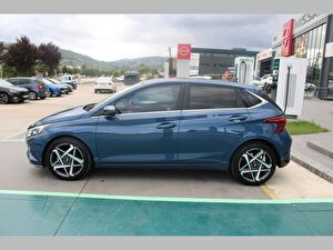 2025 Benzin Otomatik Hyundai i20 Mavi Asal
