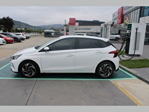 2021 Benzin Otomatik Hyundai i20 Beyaz Asal