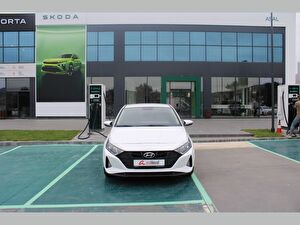 2021 Benzin Otomatik Hyundai i20 Beyaz Asal