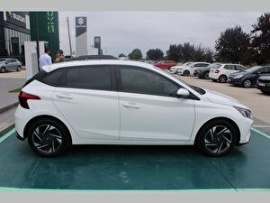 2021 Benzin Otomatik Hyundai i20 Beyaz Asal